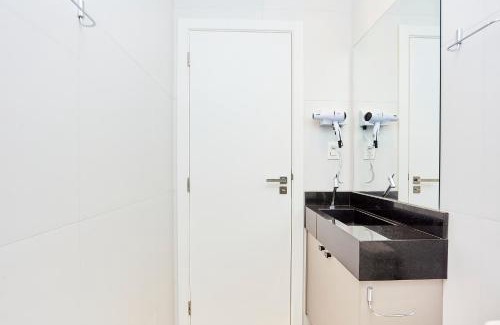 Ze Amandio Apartment | 1142 Elegance Flat Praia de Bombas Piscina