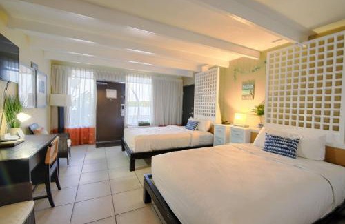 Ruskin House | 115 Little Harbor Inn