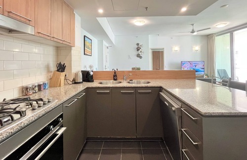 Cairns Central Business District Apartment | '117' Impressions by the Sea ~ 2BR 2Bth Pool Gym CarPark