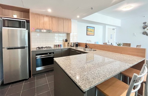 Cairns Central Business District Apartment | '117' Impressions by the Sea ~ 2BR 2Bth Pool Gym CarPark