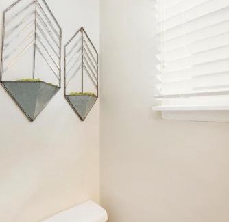 Balboa Island House | 118 Emerald Ave B
