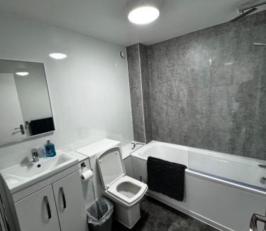 Kidderminster Apartment | 11aComberton