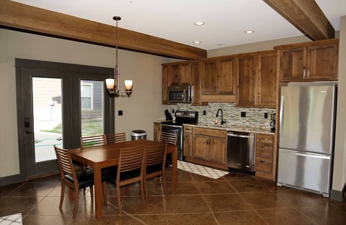 Indian Point House | #12 - 7 Bedroom (Antlers Resort)