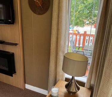 Welton Apartment | 12 Field Views - 2 Bedrooms 2 bathrooms - 1 shower - 1 bath No sign written vans
