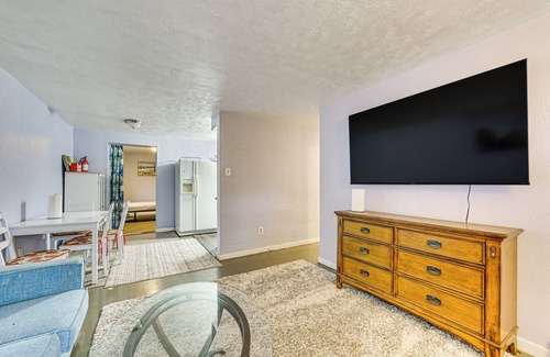 Penn Hills House | 12 Mi to Dtwn: Pittsburgh Home w/In-Unit Laundry!