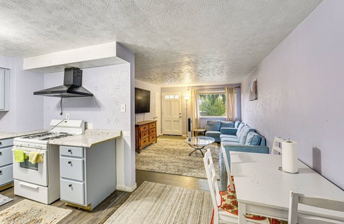 Penn Hills House | 12 Mi to Dtwn: Pittsburgh Home w/In-Unit Laundry!