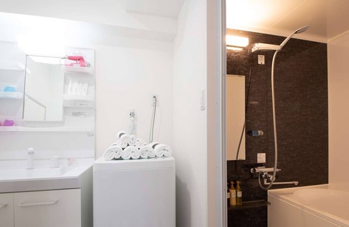 Nishi Apartment | 12 Pax/Walk to Dotonbori/Central Osaka Location!