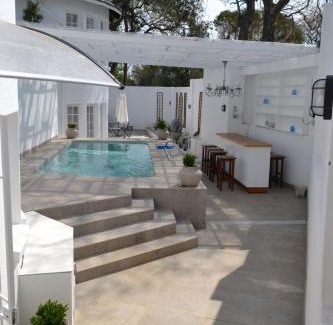 Woodmead House | 12 Woodmead Suites