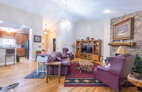 Bear Lake Reserve Cottage | 122 Millstone Lane at Bear Lake Reserve