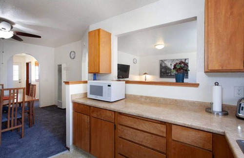 Richmond Apartment | 1221 S 54th St, Richmond · Convenient 2BR ★ Walk To Bart ★ 10 Min To Berkeley