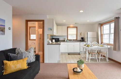 North Truro House | 12215 - Beautiful Views of Cape Cod Bay Access to Private Beach Easy Access to P-Town