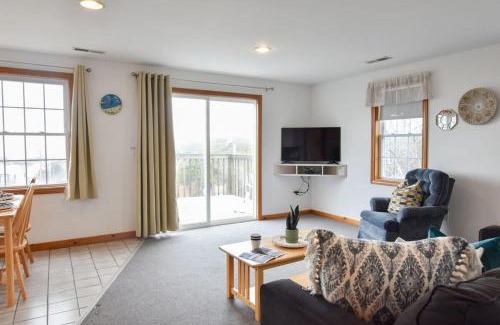 North Truro House | 12217 - Beautiful Views of Cape Cod Bay Access to Private Beach Easy Access to P-Town
