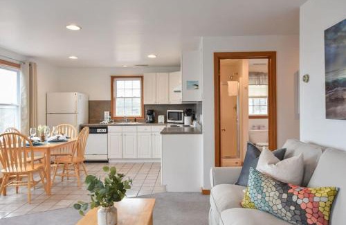 North Truro House | 12218 - Beautiful Views of Cape Cod Bay Access to Private Beach Easy Access to P-Town