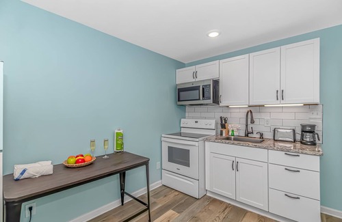 Garden City Condo | 125 Atlantic Avenue Unit H - Pet Friendly! Walk To The Beach and Pier!1BR -1BA - Sleeps 4 guests!
