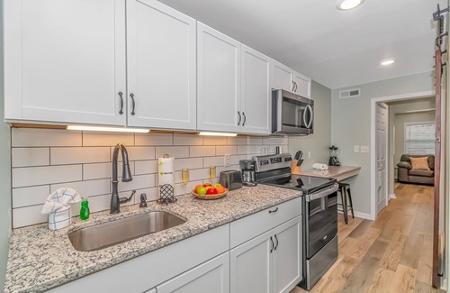 Garden City Condo | 125 Atlantic Avenue Unit I - Pet Friendly! Walk To The Beach and Pier! 1BR -1BA