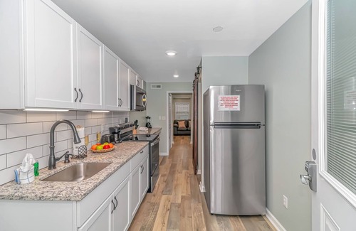Garden City Condo | 125 Atlantic Avenue Unit I - Pet Friendly! Walk To The Beach and Pier! 1BR -1BA