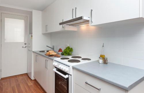 Milton Apartment | 125 Milton