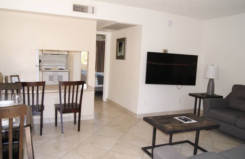 New Papago Parkway Apartment | 128 1 bedroom, pool, pickleball, hot tub, outdoor grill
