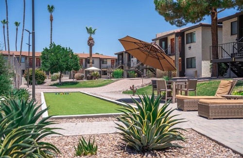 New Papago Parkway Apartment | 128 1 bedroom, pool, pickleball, hot tub, outdoor grill