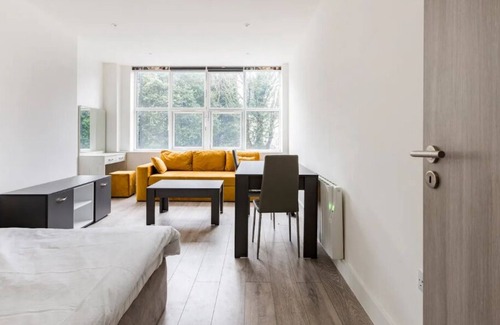 Edgware Apartment | 128 Equity House