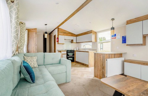 Mablethorpe House | 12ft-wide very comfortable and spacious caravan with one double and one twin.
