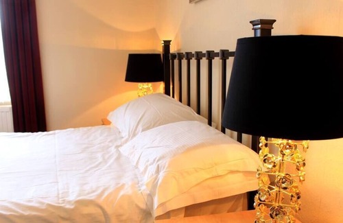 South Cliff Apartment | 13 Esplanade Gardens Flat 3