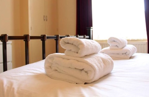 South Cliff Apartment | 13 Esplanade Gardens Flat 3