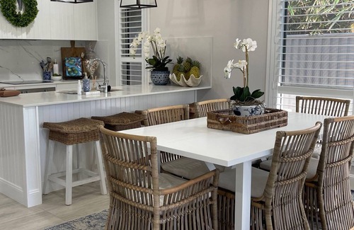 Bargara Apartment | 13 Grimwood. Close to cafes and boutiques