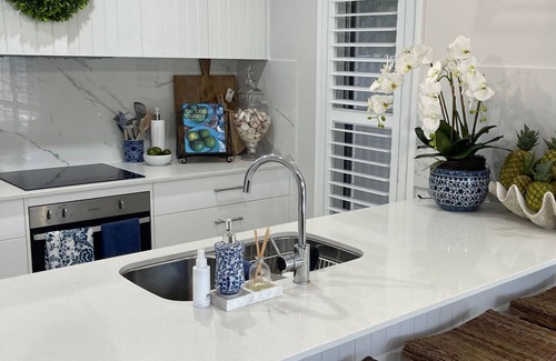 Bargara Apartment | 13 Grimwood. Close to cafes and boutiques