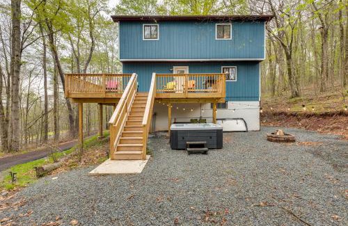 Riverside Estates House | 13 Mi to Jack Frost Ski Resort Home with Hot Tub