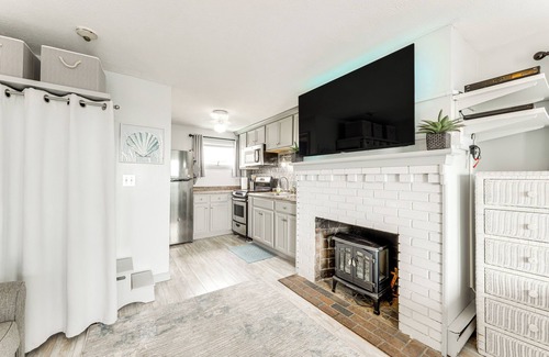 Old Orchard Beach Apartment | 13 Mi to Portland: Studio on Old Orchard Beach!