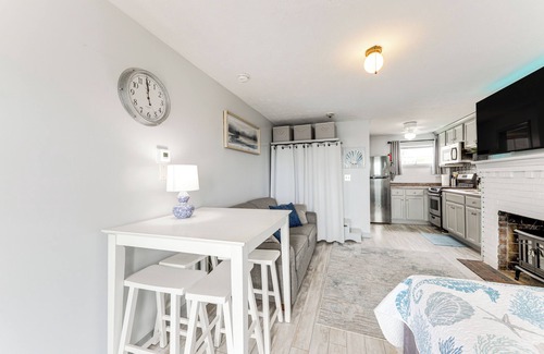 Old Orchard Beach Apartment | 13 Mi to Portland: Studio on Old Orchard Beach!