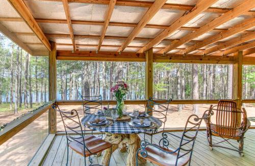 Batesburg House | 136 Private Acres Lakefront Aiken County Home!