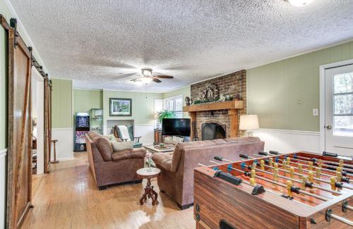 Batesburg House | 136 Private Acres Lakefront Aiken County Home!