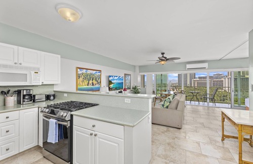 Honolulu Condo | 13th Fl Waikiki Shore Condo | king Bed | Balcony | Ocean View