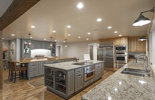 Hamilton Cabin | 14,000 sf Luxury Lodge with Incredible Views, Hot Tub, Indoor Pickleball and Gym