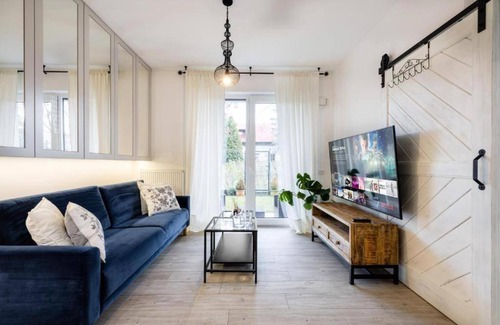Lodz Apartment | 14 Apartament Ptak Szpital Kopernika Szpital Matki Polki Mandoria Orientarium Atlas Arena Plac Zabaw - Zamojska 20a m14 Parking bezpłatny