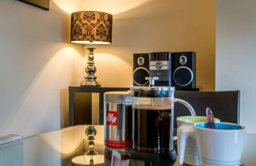Bootham Apartment | 14 Bootham Court - a bootham court that sleeps 4 guests in 2 bedrooms