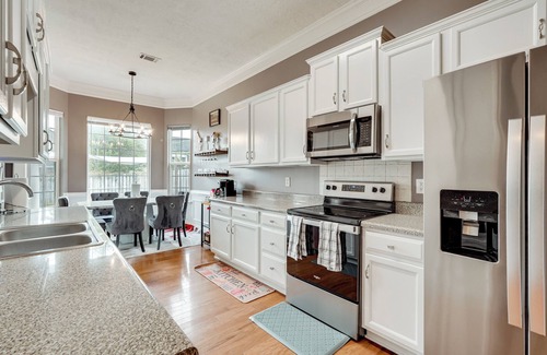 Evans House | 14 Mi to Augusta! Family Home w/Pet-Friendly Yard