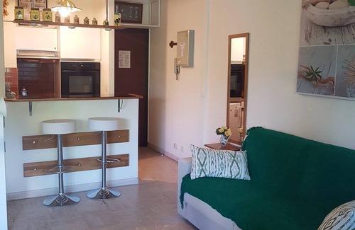 Mandelieu-la-Napoule Beach Apartment | 14452 Seasonal rental 44m² waterfront studio.