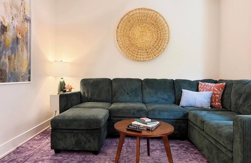 Conshohocken Apartment | 1490 ft² Space 2 Bed 2 Bath Apt/Near Villanova and KOP/5 Beds/Sleeps 10