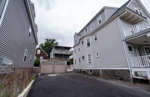 Jones Hill Apartment | 14b-Charming, beautiful 3-bedroom apartment in Boston