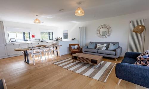 Pistyll House | 15 - 3 Bedroom Cottage - LP