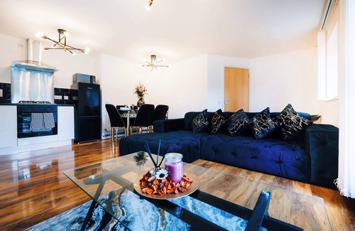 Glyndon Apartment | -15% LUX 2BDR Flat in Woolwich | 2 Stops to Canary Wharf/Excel In Free Parking