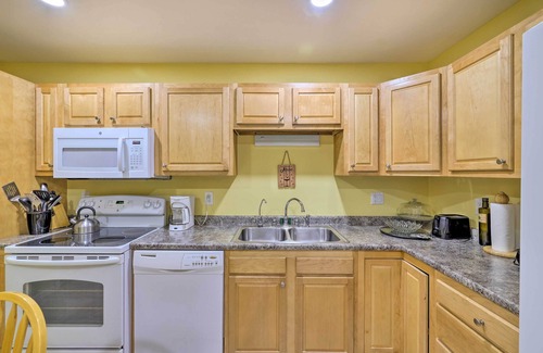 Tobyhanna Cottage | 15 Mi to Skiing: Charming Tobyhanna Cottage!