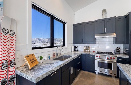 North Snyderville Basin Apartment | 15 Min from 3 Ski Resorts/Mountain Views/Sauna