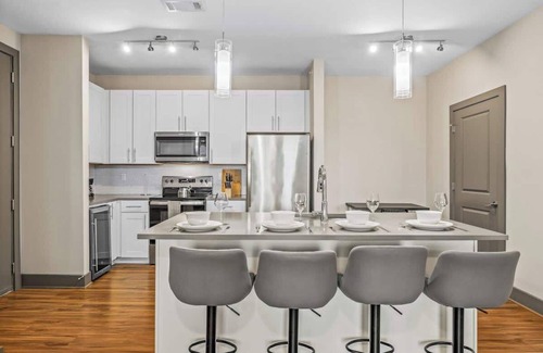 Florida Central Atlantic Coast Apartment | 15 min to Parks King Bed Apt with Pool and Gym