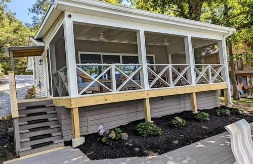 Williamstown Cottage | 15 mins from Ark Encounter! The Happy Lake Cottage