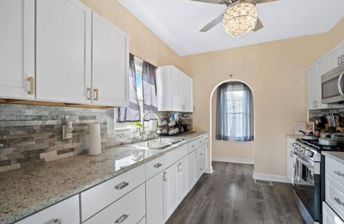 Gary House | 15 mins to beach/Renew+Relax/Clean/Nat’l Park!/Theater/Game Room/Pet Friendly