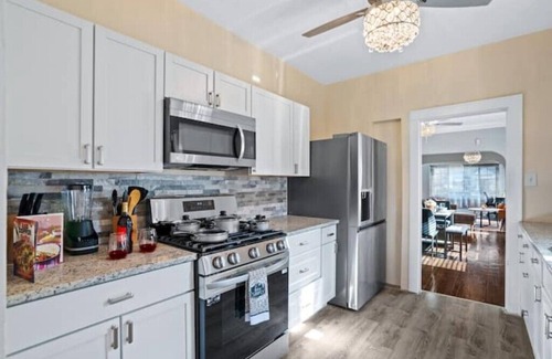 Gary House | 15 mins to beach/Renew+Relax/Clean/Nat’l Park!/Theater/Game Room/Pet Friendly